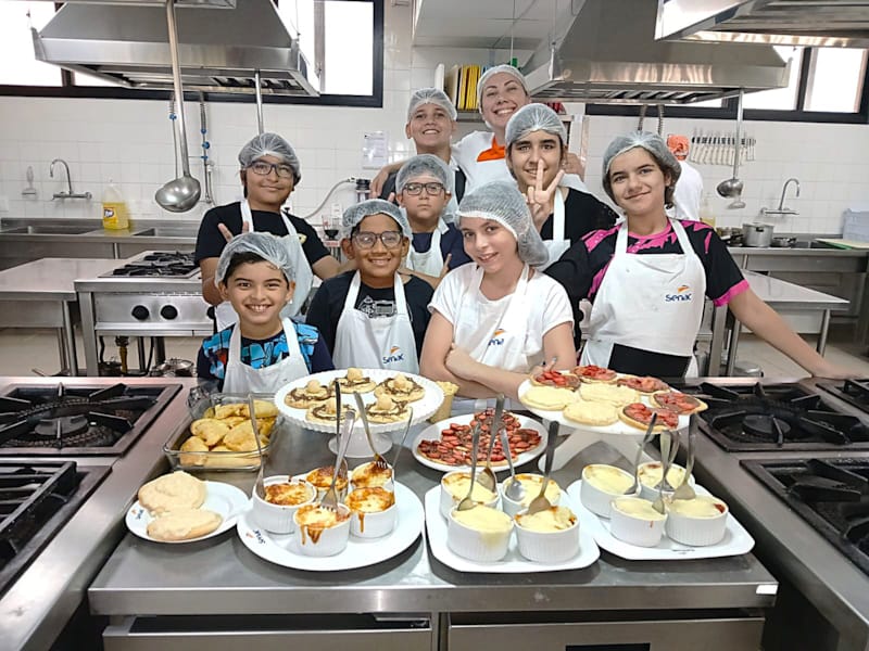 "Aventuras na Cozinha" é opção para jovens nas férias