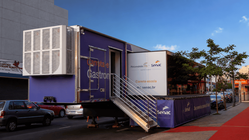 Carreta- Escola do Senac cria ponte entre empresas e profissionais da gastronomia no Balcão de Empregos