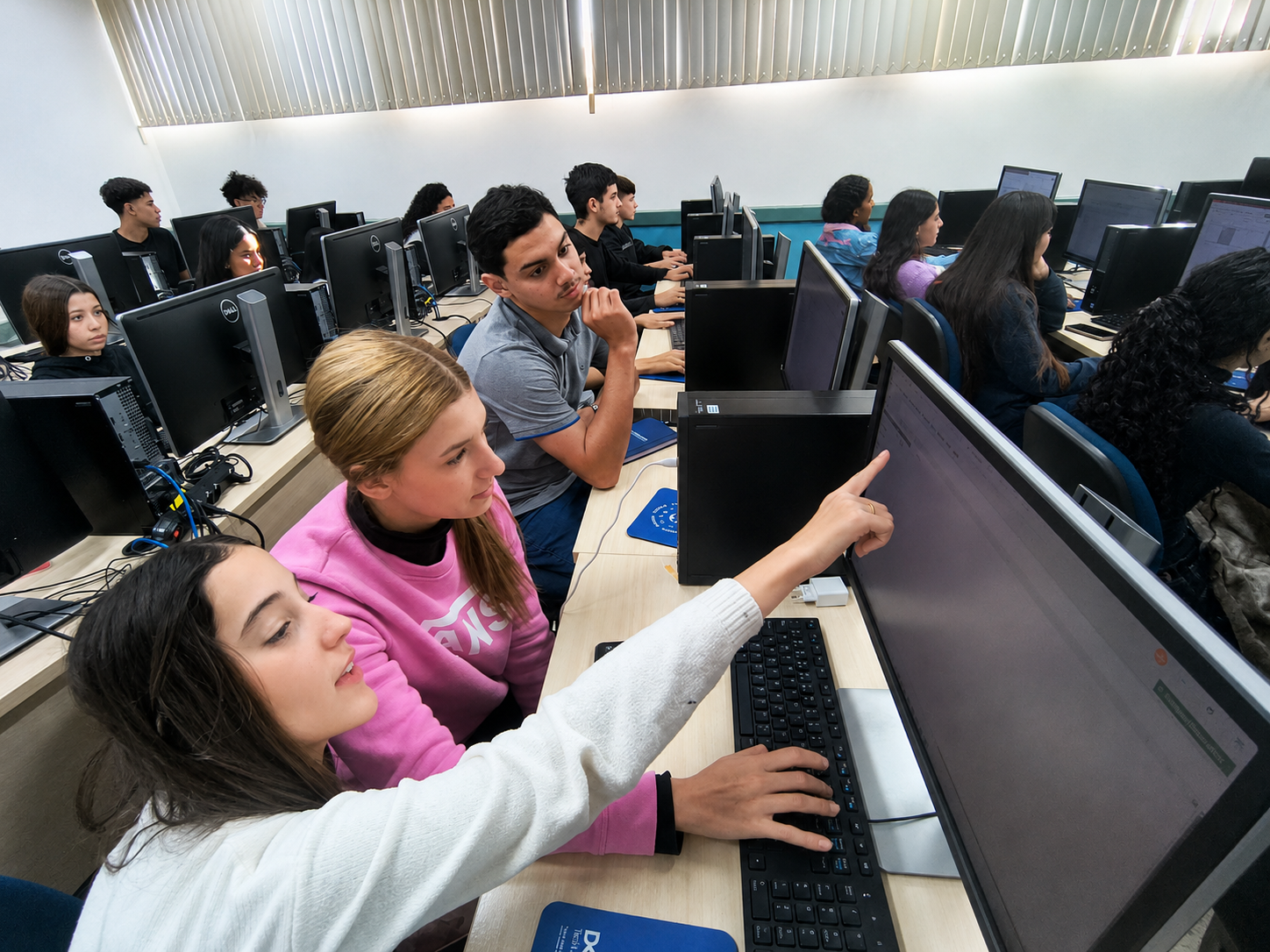 Dourados tem oportunidades de qualificação em áreas que vão da beleza à tecnologia